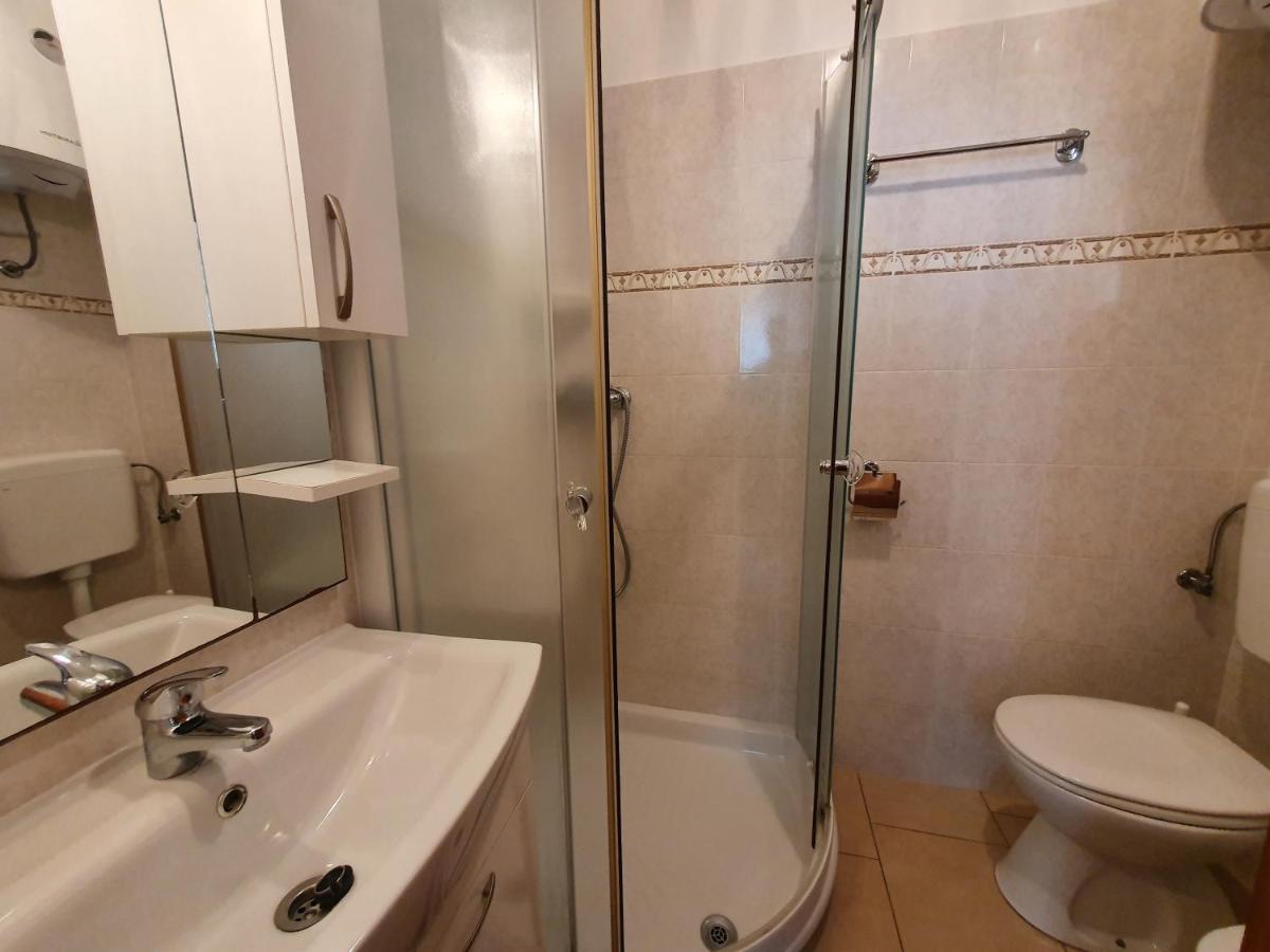 Elena, 100 M From The Beach Novigrad Istria Exterior foto